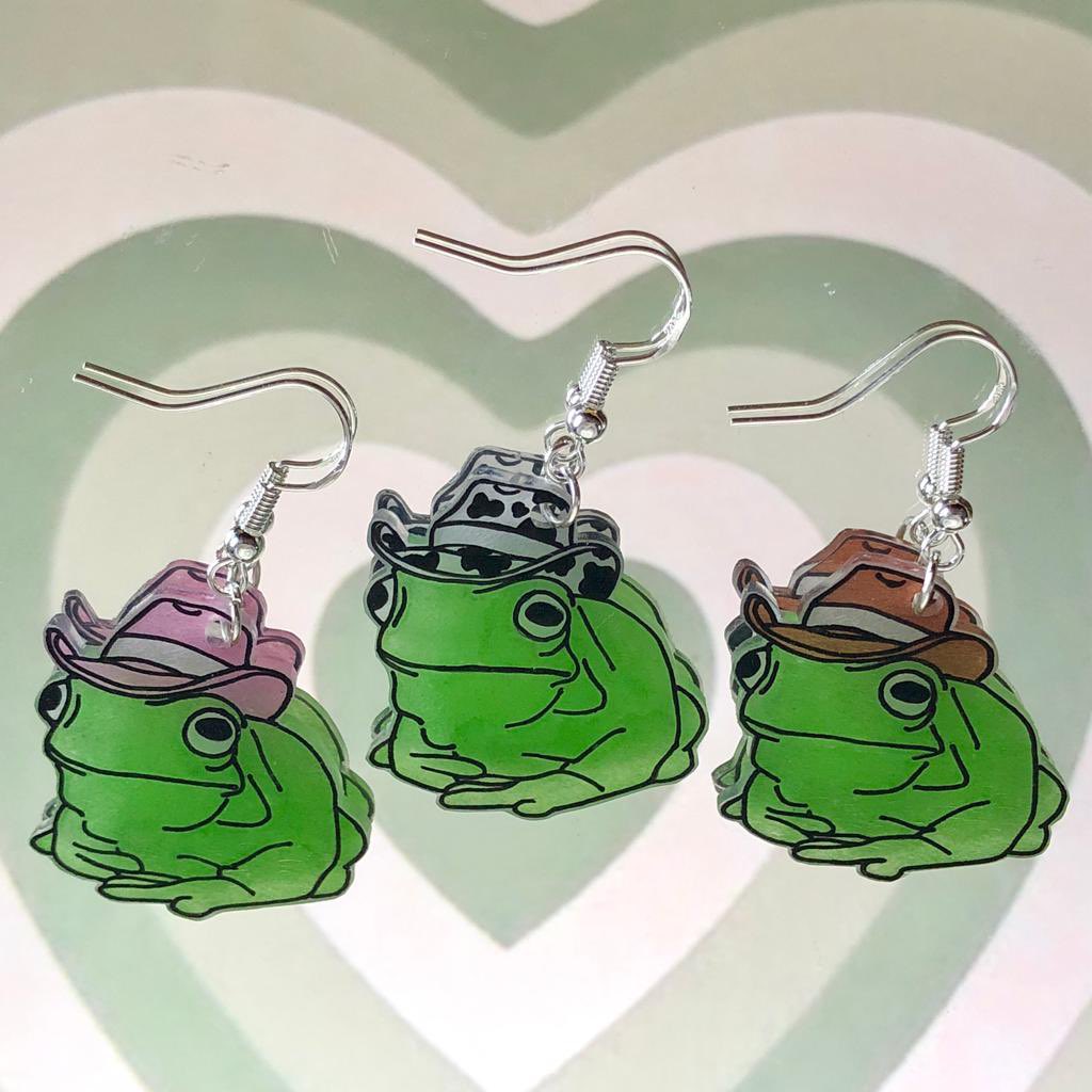 noahkahant3's tweet photo. just a few examples of some of the earrings available on my website right now! I would really appreciate it if you could take a look at my website 🌞🍒☁️🦋 comment any earring ideas below !!! 💗🪩

https://t.co/W7RWfV8w5m https://t.co/O677iBXunU