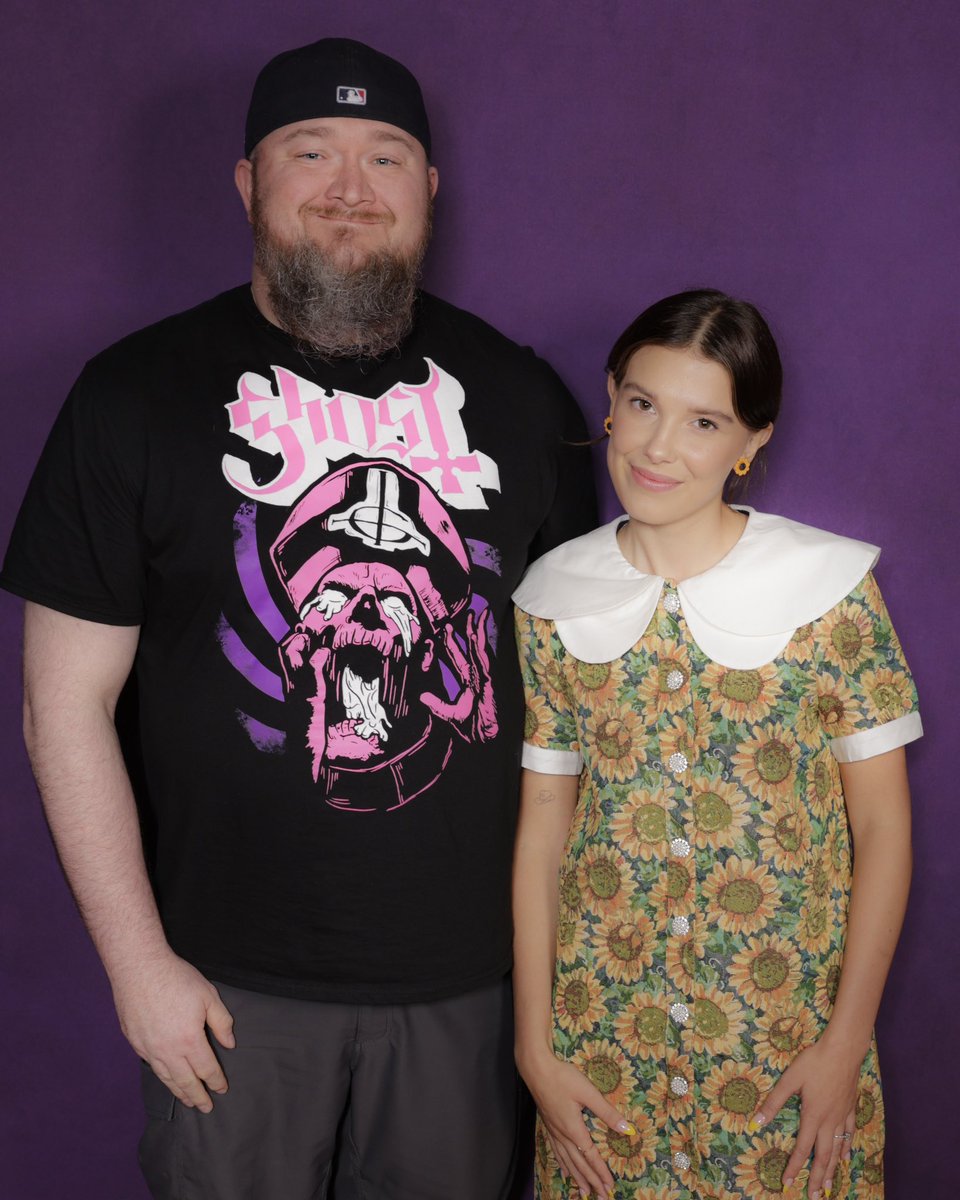namaste_27's tweet photo. Got to meet Millie last weekend and despite everything I’ve heard about her, she was such a sweetheart to everyone and funny as hell during her panel! #StrangerThings #StrangerConATL #Eleven #MillieBobbyBrown https://t.co/fCZsDFvcm3