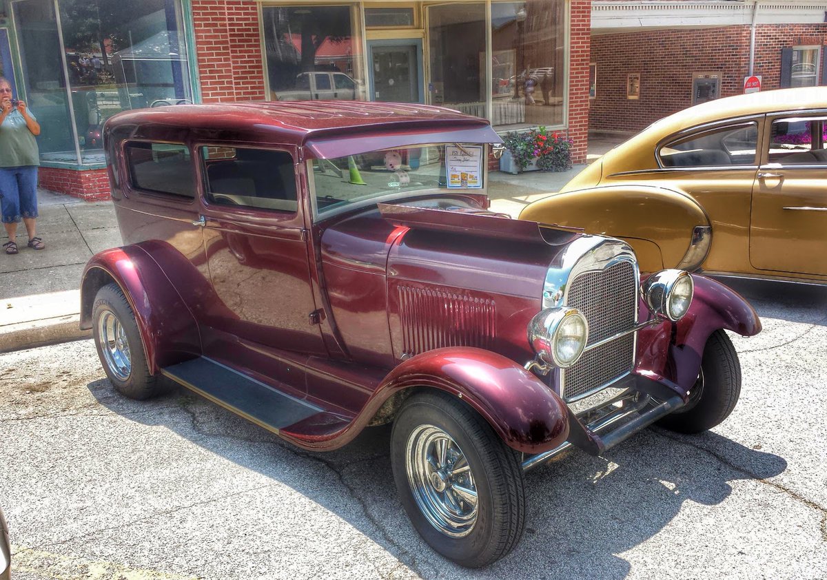 New town every hour on Twitter "Fayette, Missouri Population 2,655