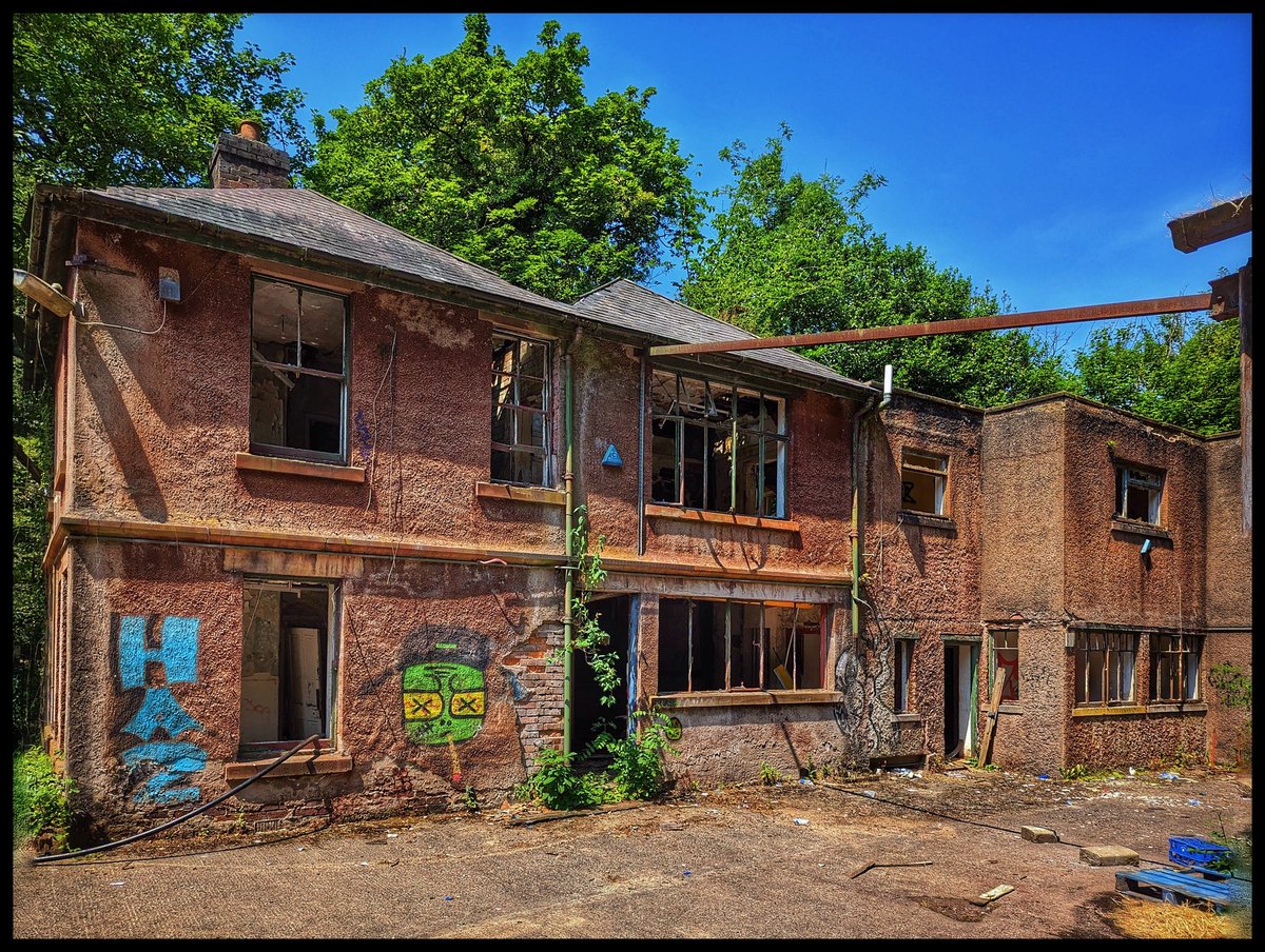 Kalimistuk's tweet photo. #TeamPixel #pixel7pro #p7p #p7pro #colourworks  #paintmill #urbex #abandoned #ruin https://t.co/NQ2eD3bzKj