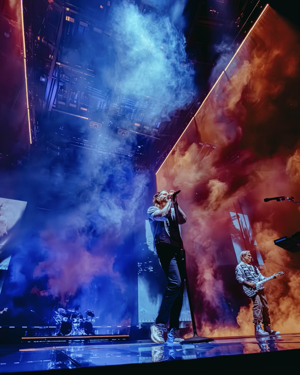 TheOfficialA7X's tweet photo. The bestest part of waking up
6.9.23 📷: @rjmckinnon 
#GameOver #LifeIsButADream... https://t.co/tONDvQID3q
