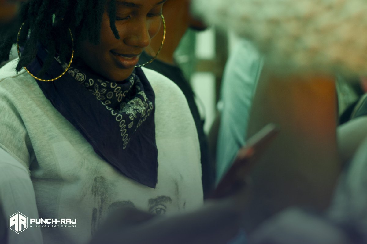 Mesye yo k ap li twit ou a. 

N ap tann atik Kath. 🫰🏿