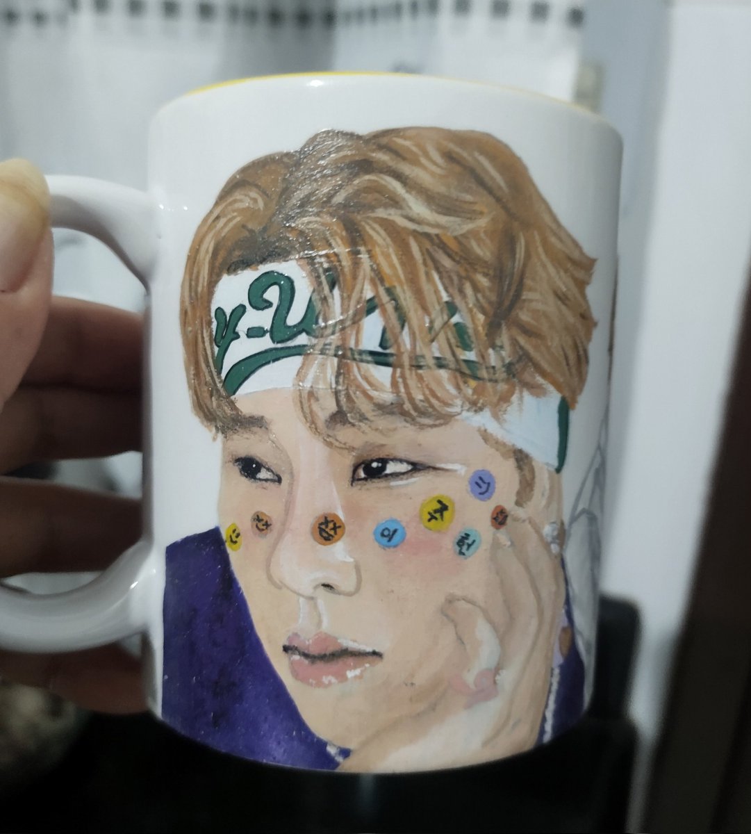 jooheonne's tweet photo. sim a @imchaeturtle da @gizquerabisque faz jus ao monsta x, talento puro, a riqueza dos detalhes e eu sou abençoado demais por ter a gigi canecuda na minha vida, chorei de alegria pois um presente desses não tem preço eu te amo amiga e muito obrigada por existir, sua arte salva! https://t.co/b5NZFgtF8D