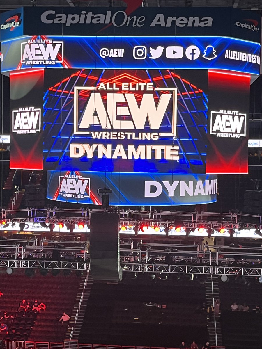 MsHope0621's tweet photo. Three guesses where I am?😉 #AEW #AEWDC https://t.co/xbTmx2chsR