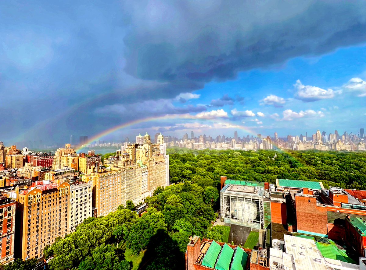 Pre <a href="/NYPhil/">New York Philharmonic</a> weather? Clear sky, dark clouds and sunny with almost a double rainbow 🌈 ☀️ ☁️ #NYC 😂 #philharmonic #CentralPark <a href="/CentralParkNYC/">Central Park</a> 🎶 🌳 ⭐️