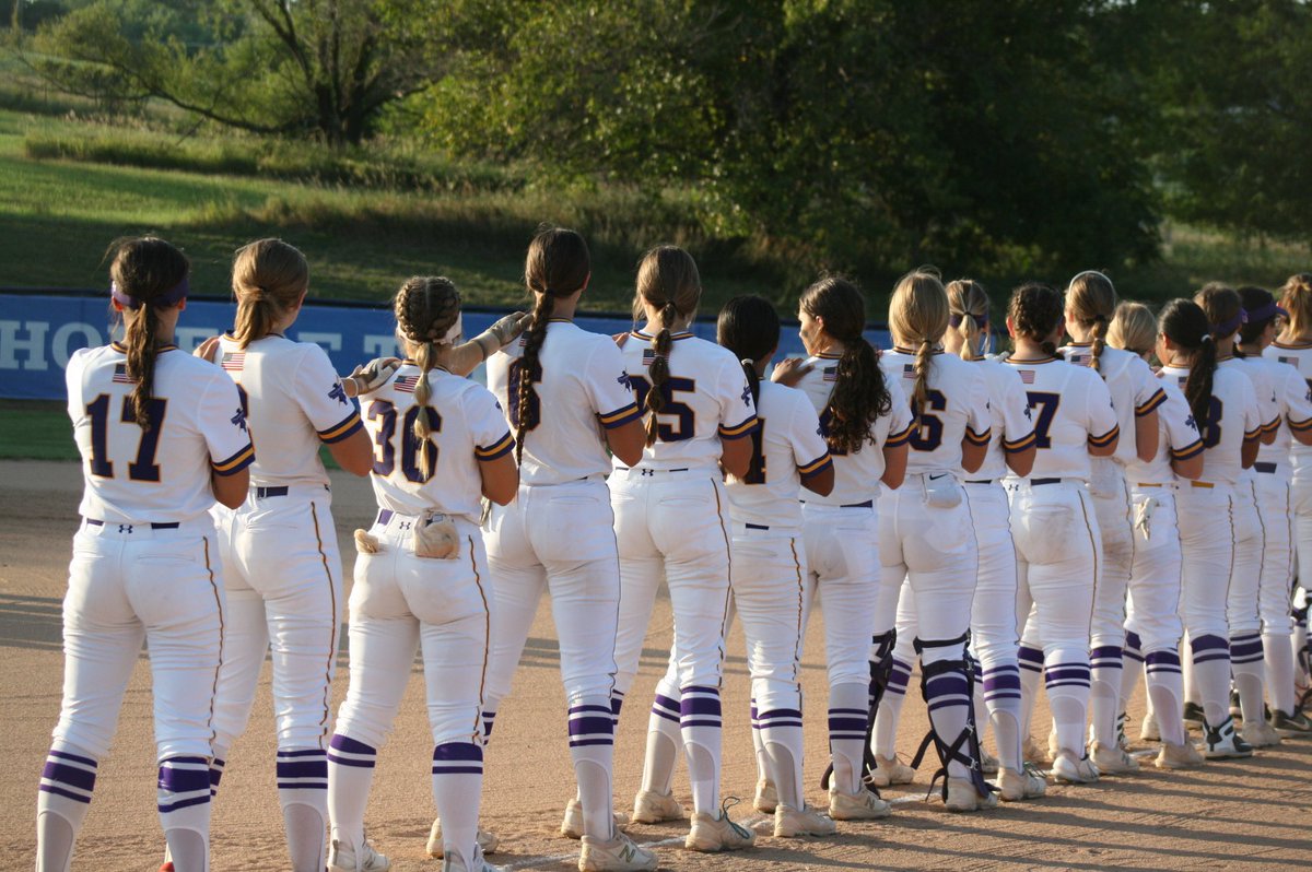 Proud to celebrate #WorldSoftballDay yesterday with another great day of workouts and open field! Birds getting better each day! #ownit