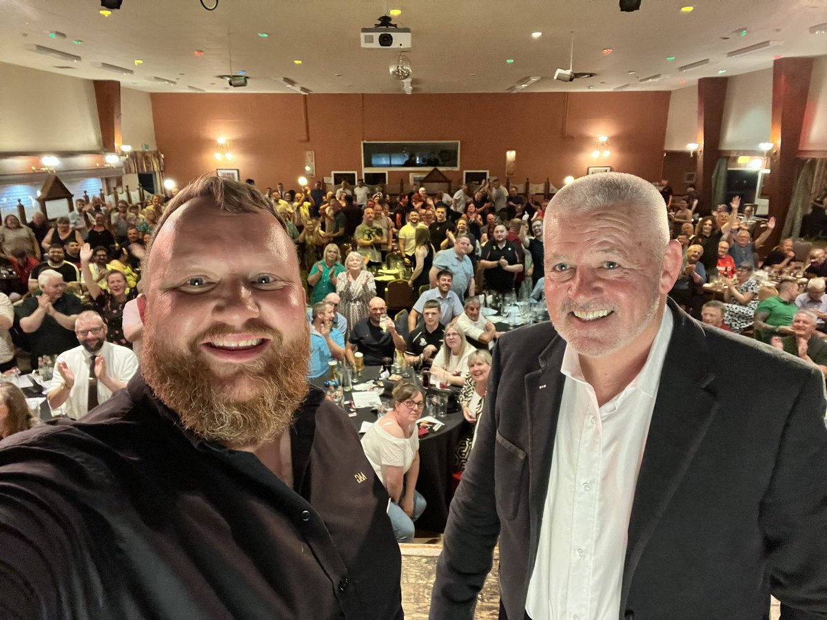 Well, that was warm! Thank you all so much to the 600 people who joined us in Wrexham the past 2 Wednesday nights - you were fantastic and I think you’ll agree Warren was inspirational! A proper rugby icon and a top bloke too! 
#wru #aagevents #warrengatland #walesrugby