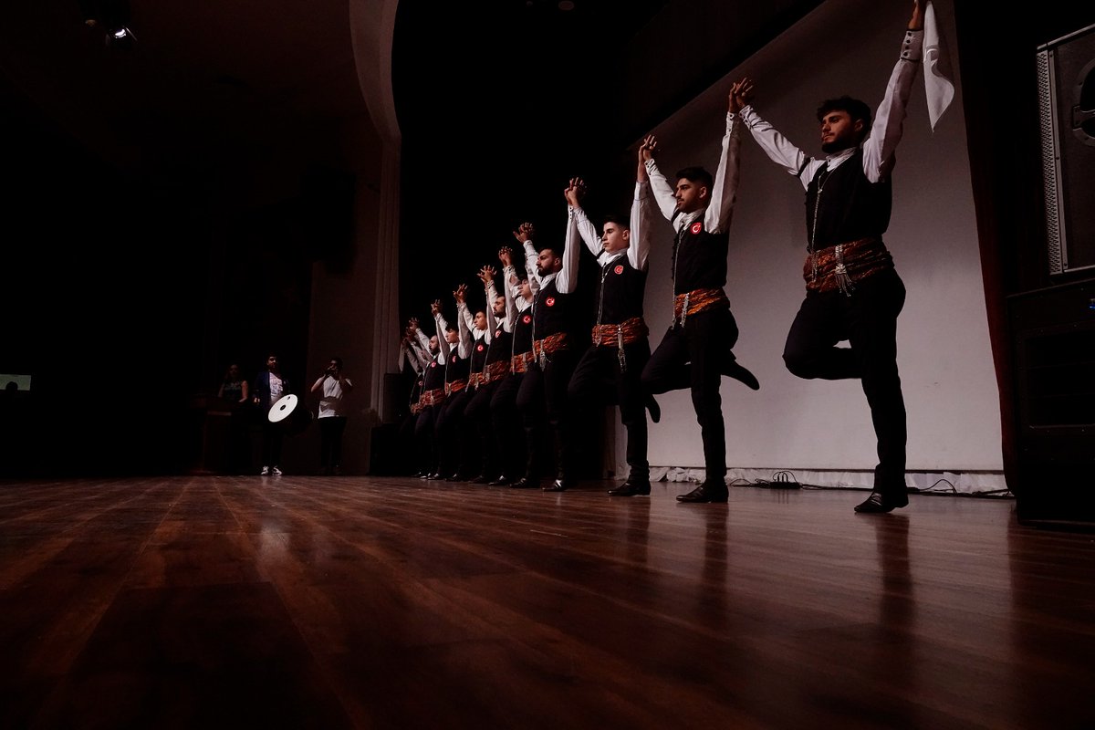 Pendik HEM Halk Oyunları Şenliği bu yıl da kalabalık bir katılımla Pendik Yunus Emre Kültür Merkezinde yapıldı.. Emeği geçen herkese çok teşekkür ediyoruz.
<a href="/tcmeb/">Millî Eğitim Bakanlığı</a> <a href="/drkayahulya/">Dr.Hülya Kaya</a> <a href="/mebhbogm/">MEB Hayat Boyu Öğrenme Genel Müdürlüğü</a> <a href="/hbfettahoglu/">Burak FETTAHOĞLU</a> <a href="/istanbulilmem/">İstanbul İl Millî Eğitim Müdürlüğü</a> <a href="/memleventyazici/">Levent Yazıcı</a> <a href="/mem_ozturk/">Mustafa ÖZTÜRK</a> <a href="/pendikmem/">Pendik İlçe Millî Eğitim Müdürlüğü</a> <a href="/Pendik_Belediye/">Pendik Belediyesi 🇹🇷</a>