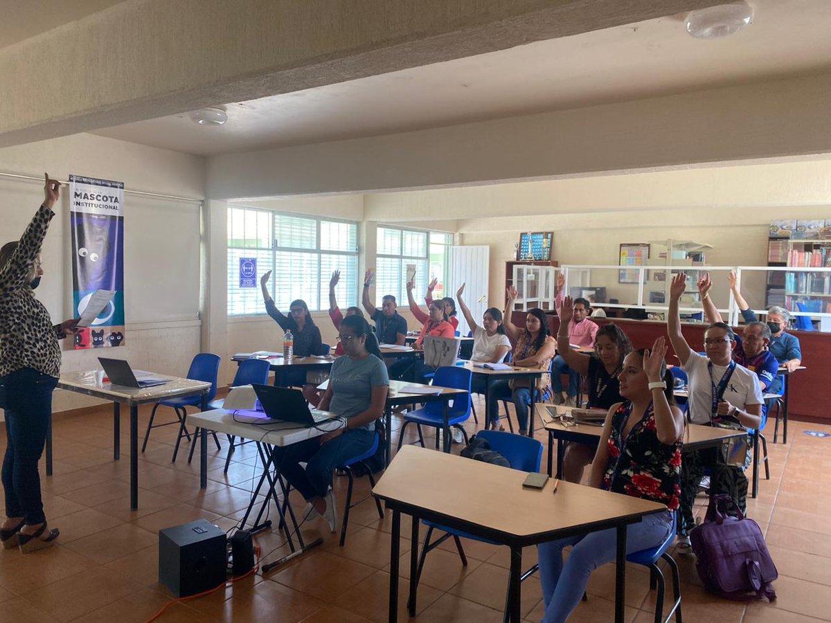 EPO_190's tweet photo. Nos encontramos en Jornada de Acompañamiento con docentes del turno vespertino, realizando el análisis,  evaluación y elaboración de propuestas de la Estrategia en Igualdad de Género. #FaseOrdinaria #ECIG
@geramonro05
@Israeljeronimol
@hectorhesilva
@HectorUlisesCG1
@Bg031Ze https://t.co/MrOGSeoy2J