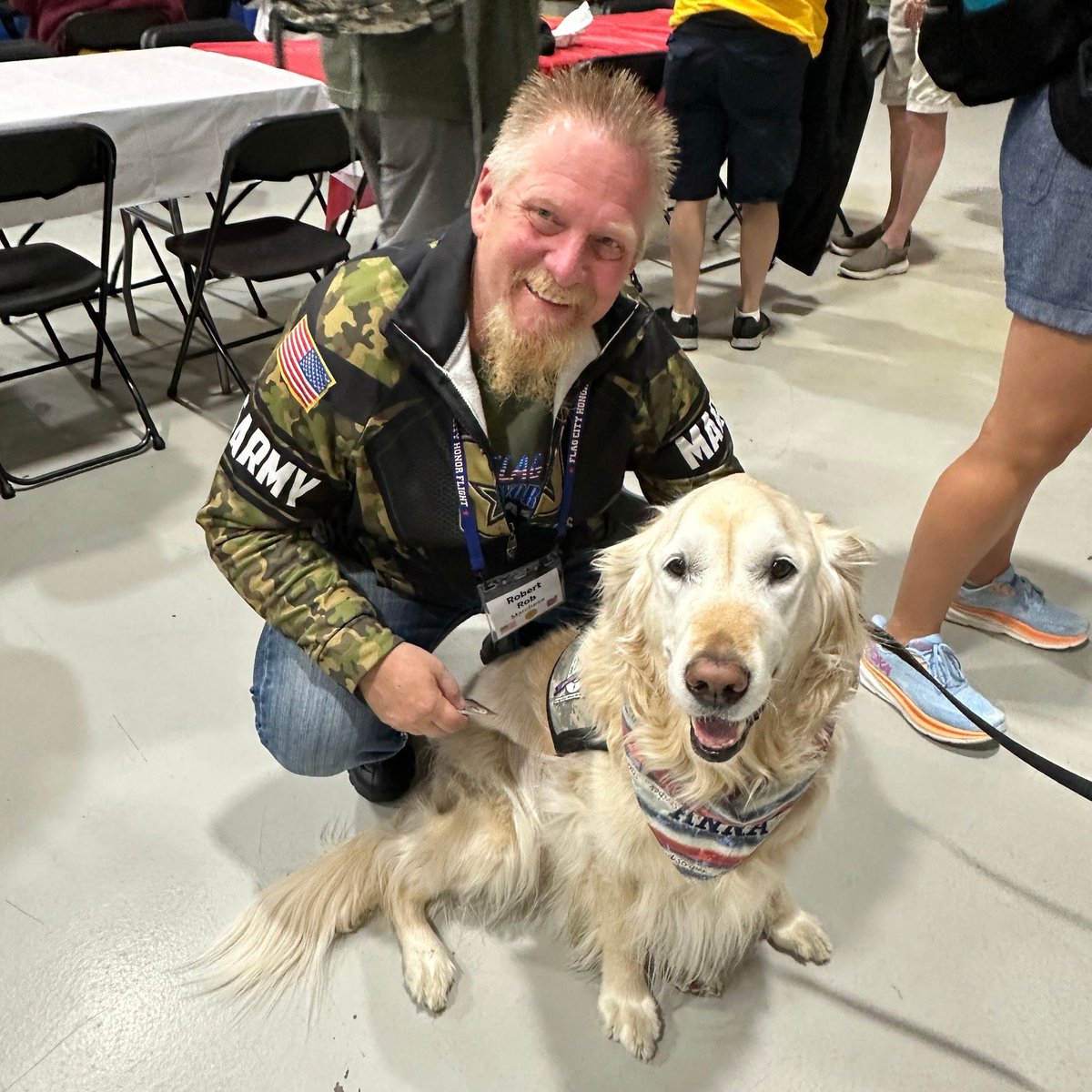 LCCK9Anna's tweet photo. Yesterday, we visited with Vietnam Veterans as they were gathering for the @FlagCityHF to Washington, DC. What a blessing to meet and thank many of the brave men and women who have fought for our country and our freedom. 🇺🇸❤️🐾
#HonorFlight #veterans #heroes #Vietnam @lcckare9s https://t.co/DIN5nymSz5