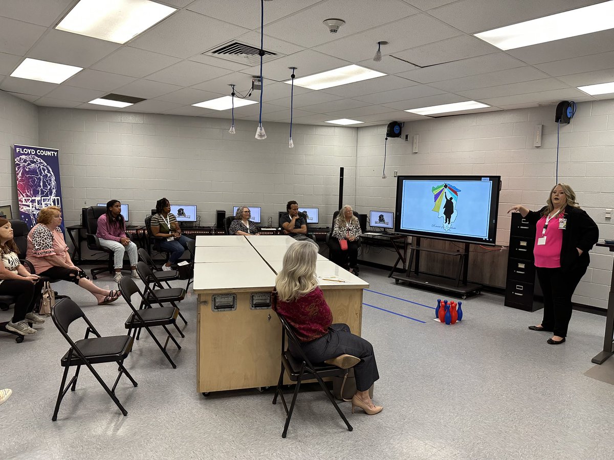 tkonz's tweet photo. Love hearing @SchoolsFloyd students and teachers talk about their L3s and Portrait of a Graduate! “These are not buzzwords—our students are doing the work. They are demonstrating the skills and competencies.” #KyEd #UnitedWeLearnKY @AnnaWShepherd https://t.co/W27WnyOl68