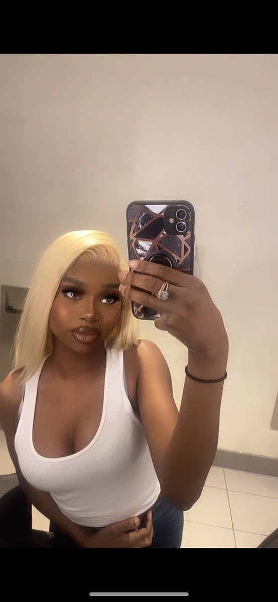_dallashefner's tweet photo. I need to post moree on here❤️

#findom #paypig #goddess https://t.co/mzhcvVaObD