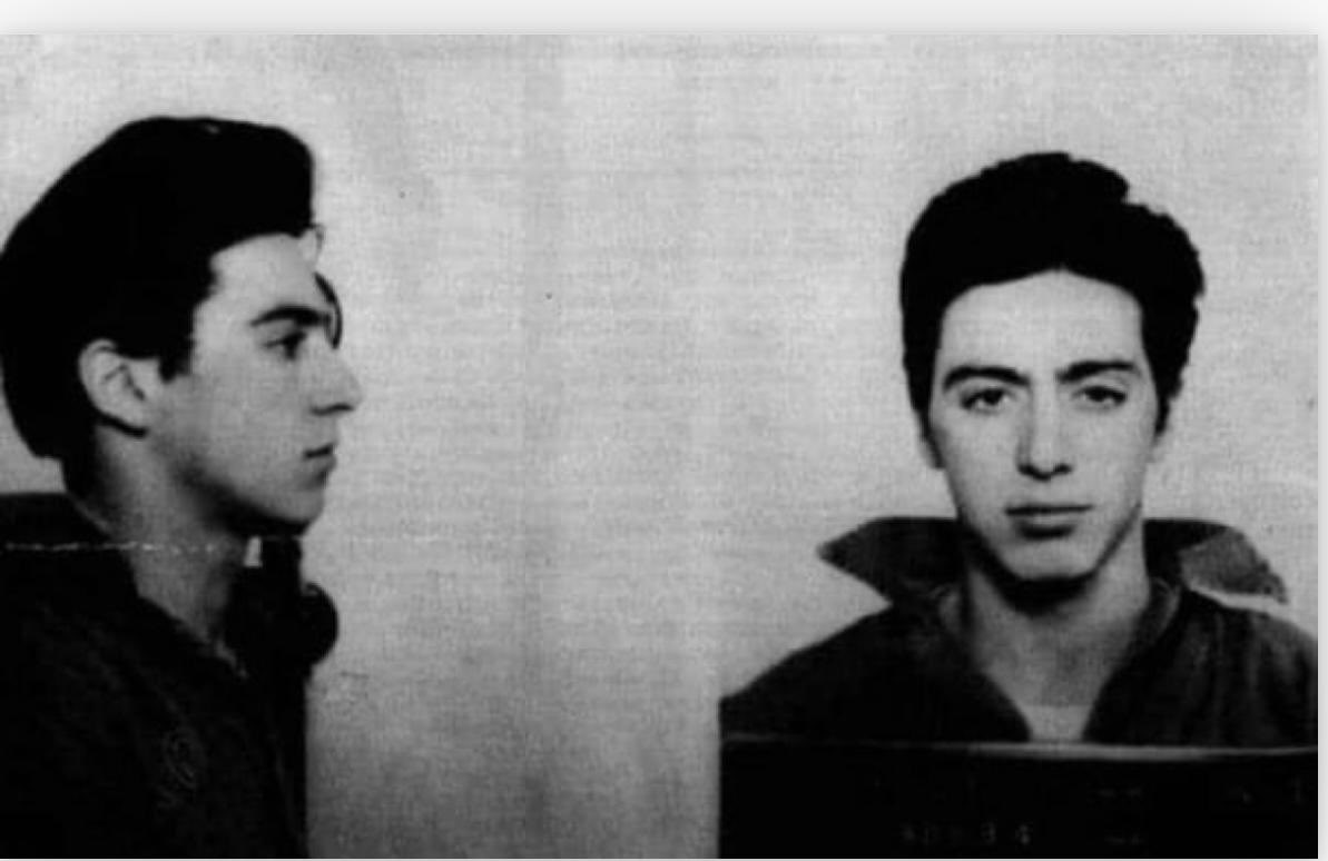 dr_al5th3awi's tweet image. 1961 ألقت الشرطة القبض على٣ أشخاص مقنعين ويحملون أسلحة رشاش!
وعند التحقيق تبين أن الـ٣ يريدون تصوير مشهد بسيط إلا أن الشرطة وضعت 2000 دولار كفالة لجميعهم اثنان خرجا من الحبس وبقي واحد منهما بالسجن لا يعرف أحد يدفع مبلغ 2000 دولار لكفالته هو
" آل باتشينو " الحائز على الأوسكار !