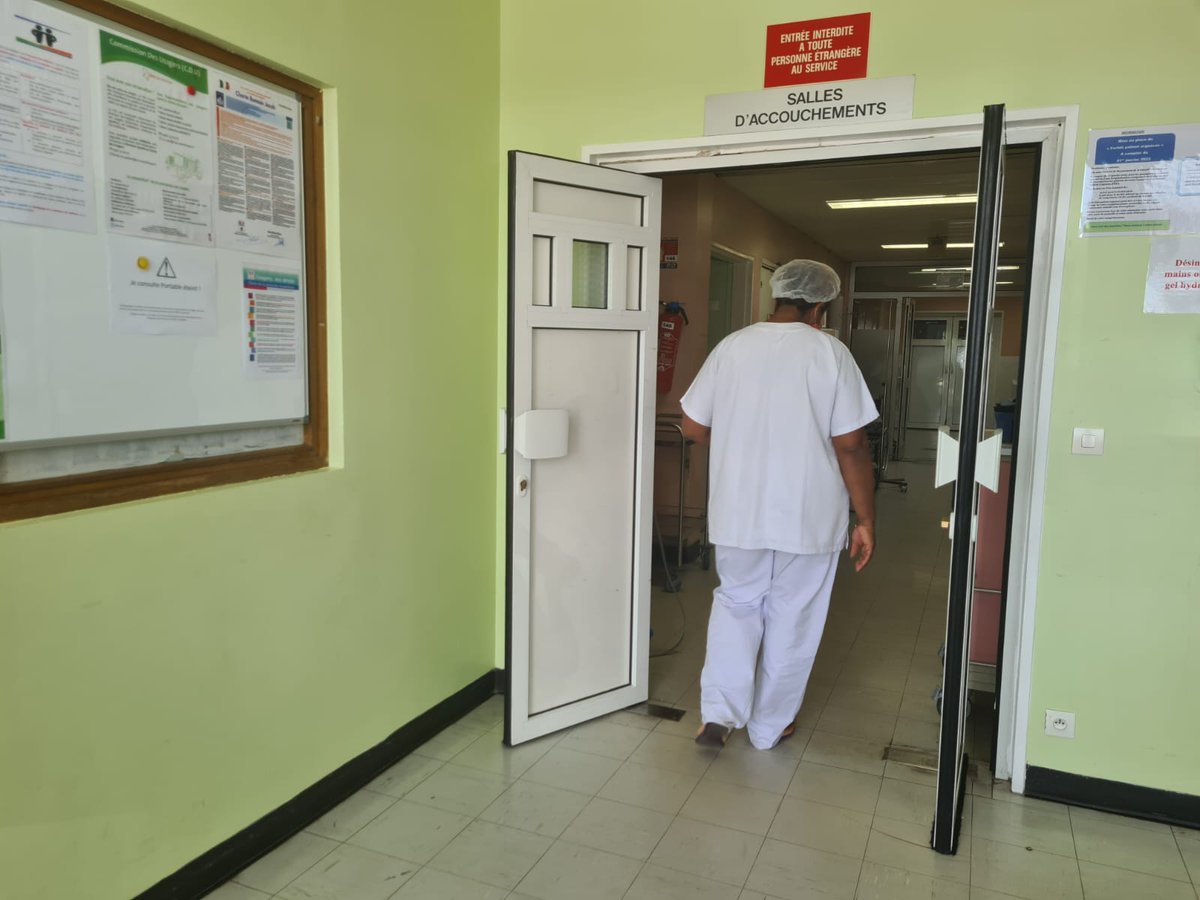 RCI_MQ's tweet photo. #Martinique L’activité des blocs opératoires, des salles d'#accouchements et de l'accueil des #urgences gynécologiques et obstétricales de l’#hôpital de #Trinité est temporairement transférée vers la #MFME :  https://t.co/8TeRetAl6f https://t.co/zc2bi1amui