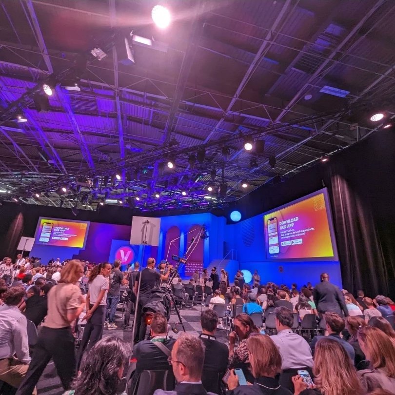 pvertanessian's tweet photo. 1ère journée @VivaTech pour le rv mondial des #startups & leaders de la #tech pour célébrer l'#innovation aux portes de #Vanves !
#VivaTech #TechForGood #SmartCity #SportTech #GreenTech #Climatech #ImpactMile #NextStartupper #DiscoveryStage #IA #DeepTech #Metaverse #web3 #IOT https://t.co/Ntu9CoMIod