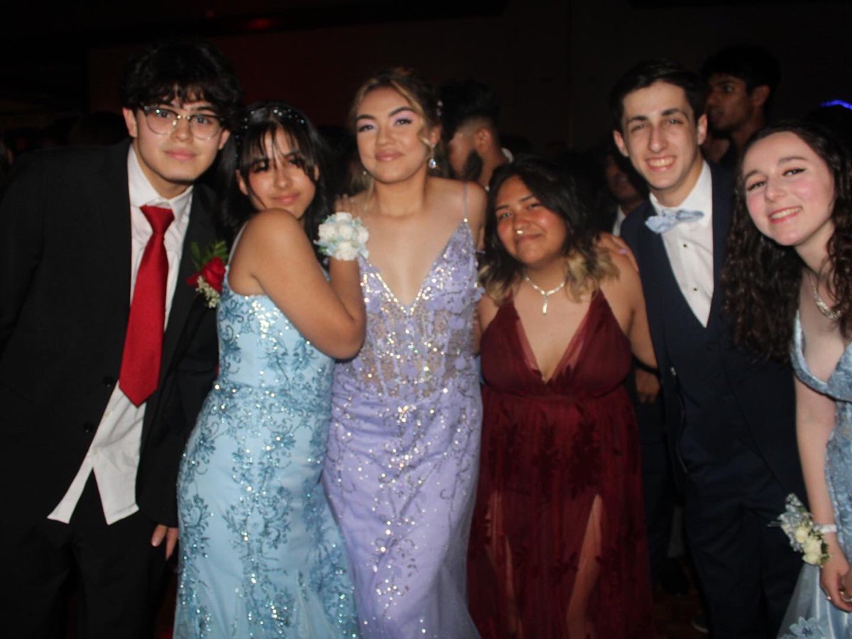NBTHS_Banner's tweet photo. Senior Prom photos are posted! Visit https://t.co/gcyhSDmDs1 #nbthsbanner #nbths #graduation #seniorprom #nbths2023 https://t.co/1EMVMAmaX5