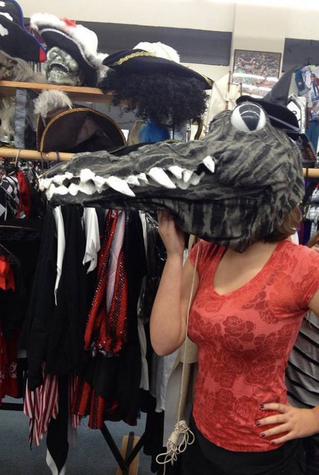 Regular outfit vs cosplay https://t.co/qpjvSEbEa2