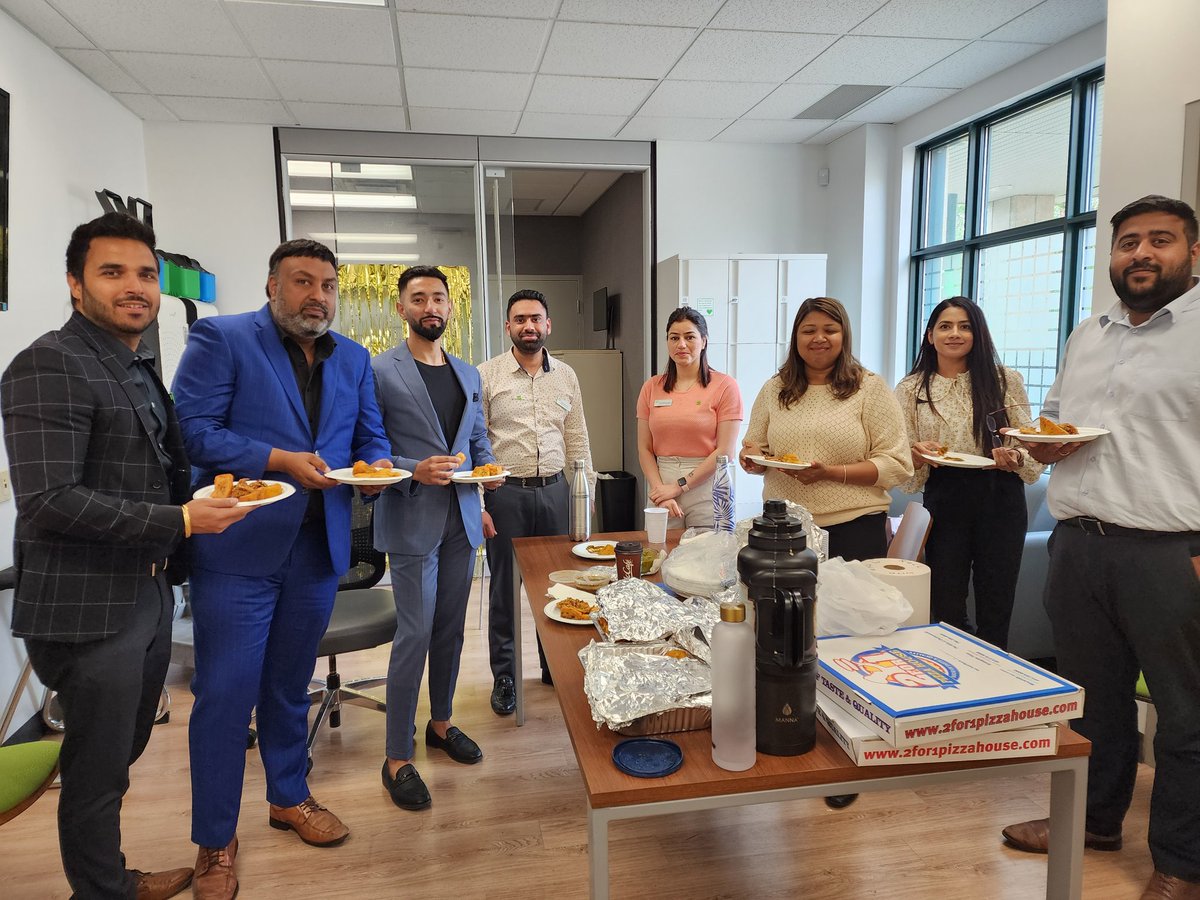 Day 3 of Employee Appreciation Week 
Another treat for our amazing team! Chai and Pakoras, perfect for this gloomy weather 👌 
#tdeaw
#eaw 
#tdproud 
<a href="/KapilaAjay/">Ajay Kapila</a> 
<a href="/JanjuaSandy/">Sandy Janjua</a> 
<a href="/robghazal/">Robert Ghazal</a>