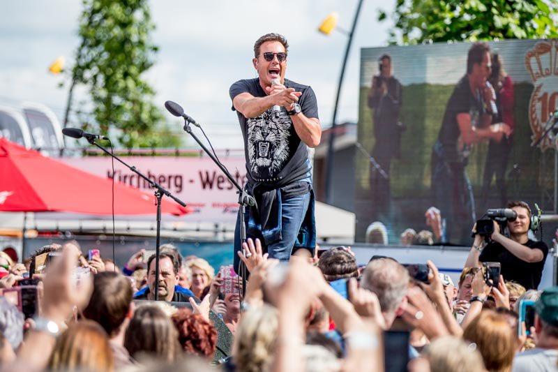 RadioNL zomertoer komt 2 juli naar ijsbaan ‘t Kruis in Heerhugowaard. Aanvang 12.00 uur.