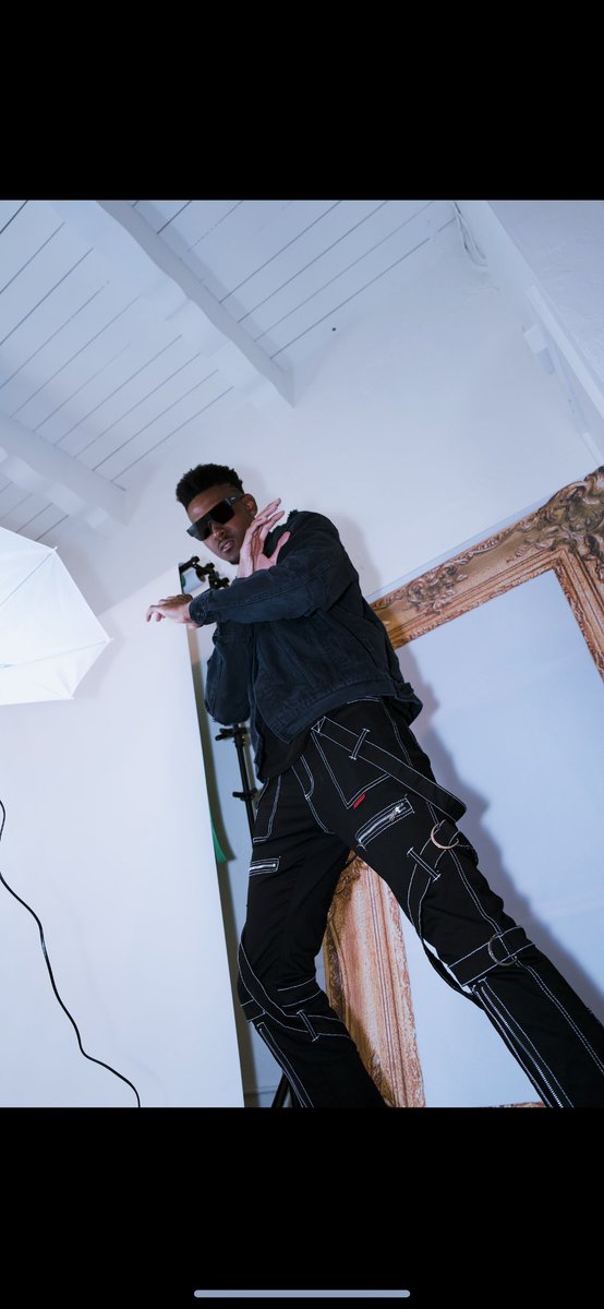 gothemv444's tweet photo. blessings2count // additup 🦇🌊
No Games (Sega) out this Friday 6/16, Pre-Save link in my bio
-
#artist #spotify #raptor #smlif3 #upcomingartists #songs #wave #music #musicvideo #film #444 #fyp #xyzbca #gothemv https://t.co/cbe9ifwjHL