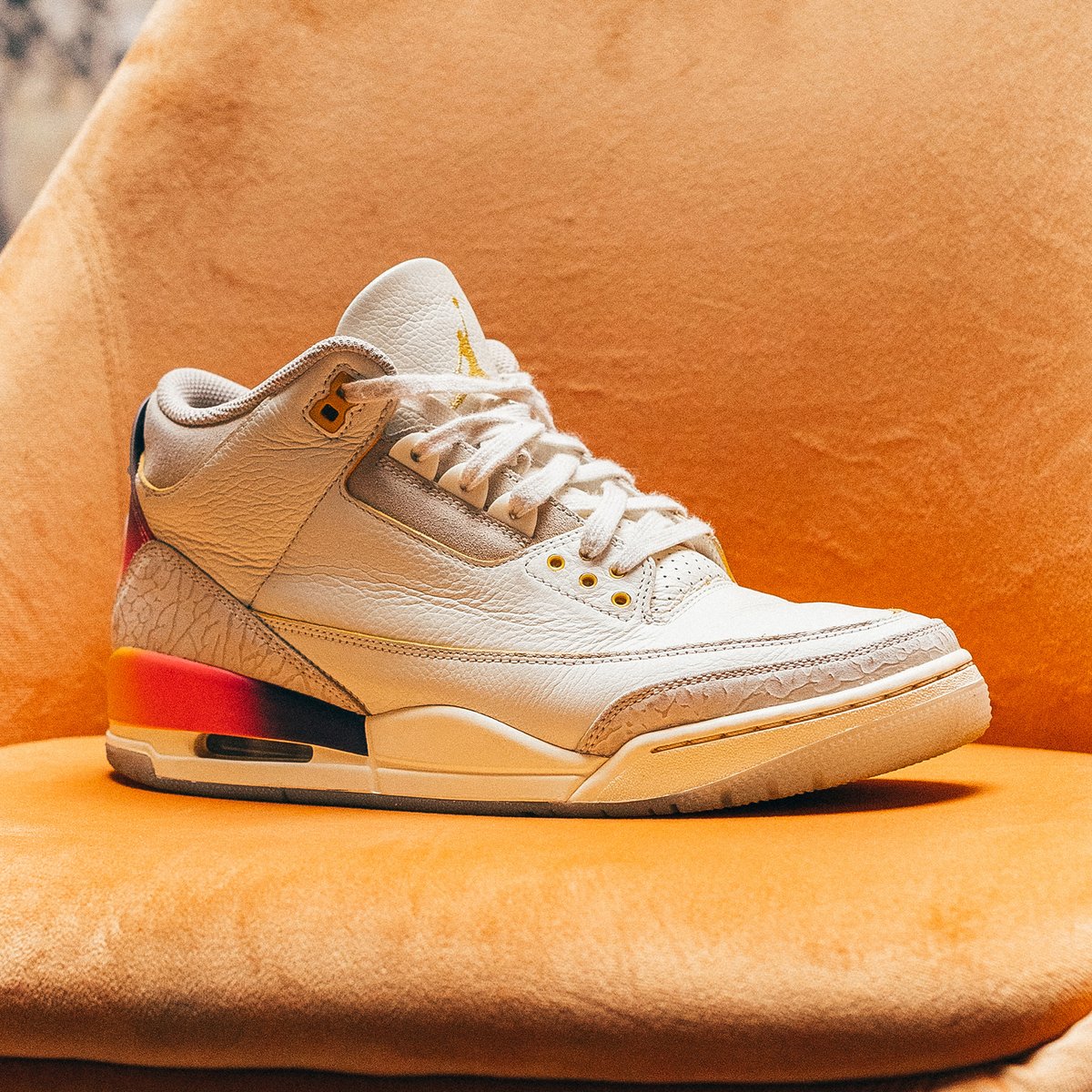 houseofheat's tweet photo. Thoughts on the J Balvin x Air Jordan 3? 🤷🏽‍♂️

SEE MORE: https://t.co/DkOACQJhPD https://t.co/t5uCtOTpfs
