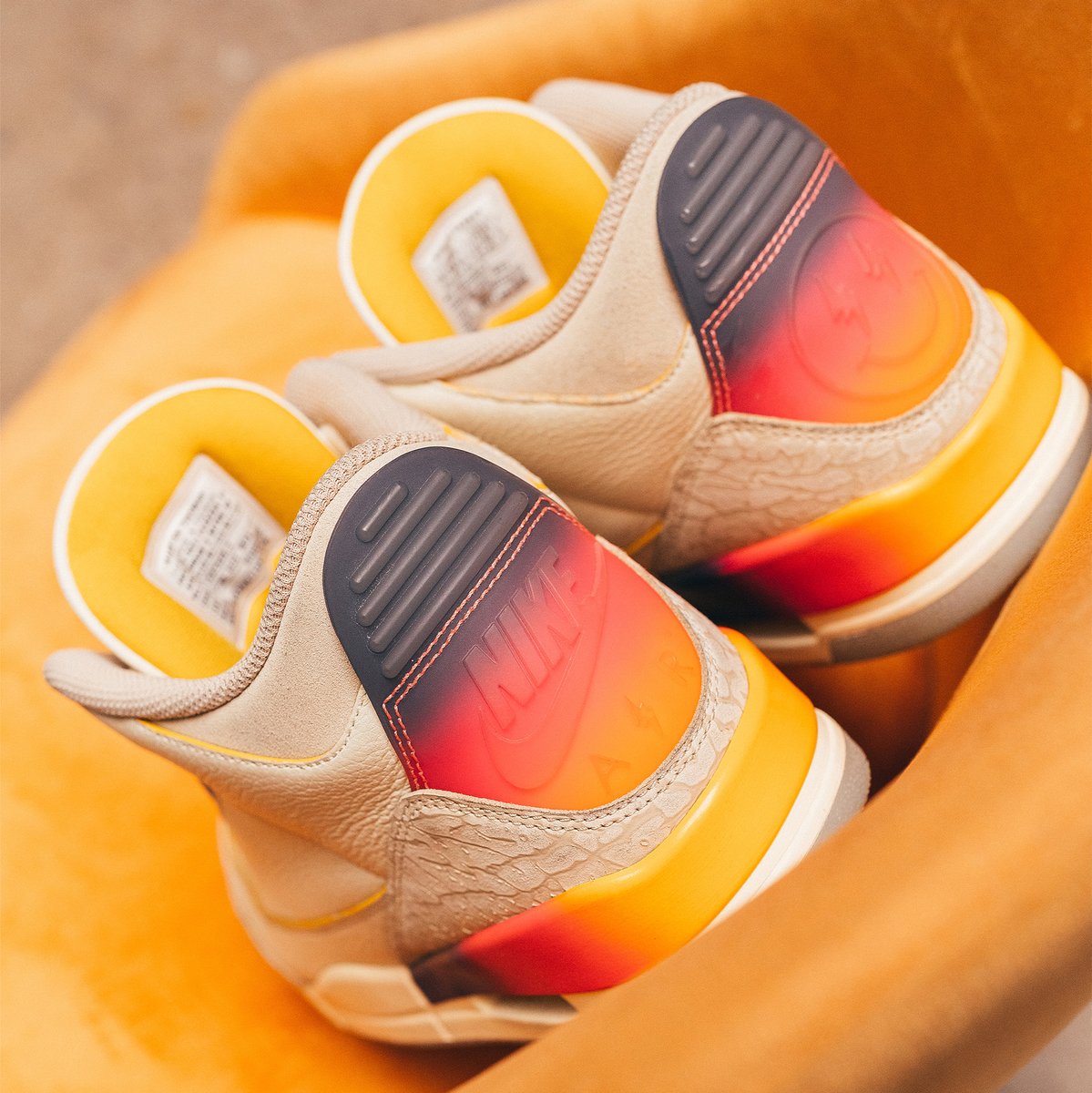 houseofheat's tweet photo. Thoughts on the J Balvin x Air Jordan 3? 🤷🏽‍♂️

SEE MORE: https://t.co/DkOACQJhPD https://t.co/t5uCtOTpfs