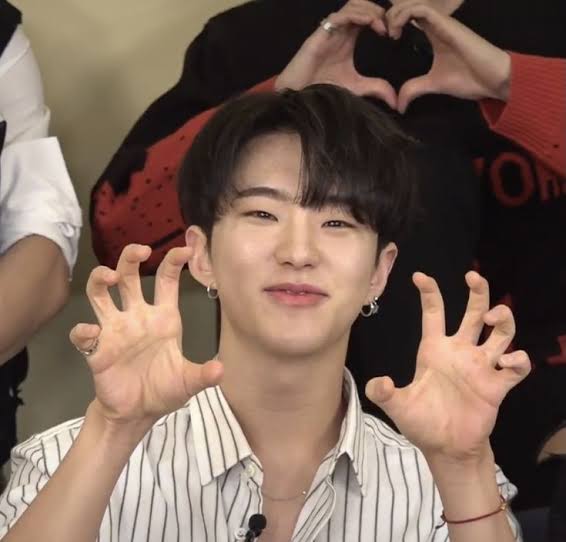 ylla444's tweet photo. @withloveksy @pledis_17 HAPPY HOSHI DAY !
#대한민국의_마지막호랑이_호시날
#ILUVmyHOSHIday @pledis_17 https://t.co/oEqQ7O9PEY