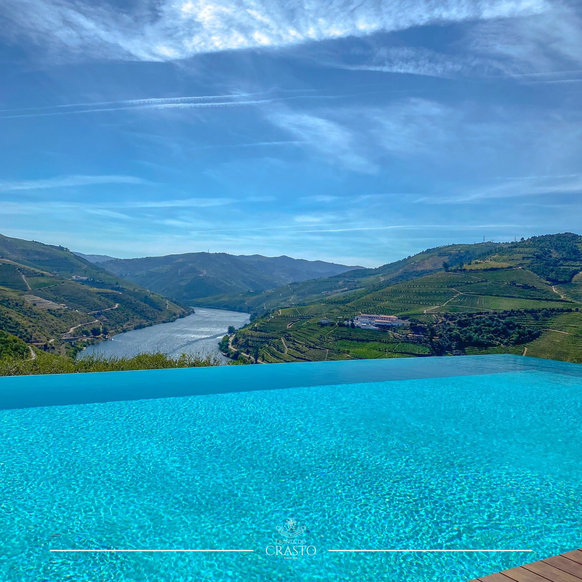 In the #Douro region, there are many infinite blues... 🙌🏼✨👉🏼 To make a reservation or for more information, please contact our #WineTourism Department via email enoturismo@quintadocrasto.pt. 😉 #Travel  #DouroWines #QuintadoCrasto #Crasto #Vegan #Vinhos #Wines #Wein #Weine #Vins