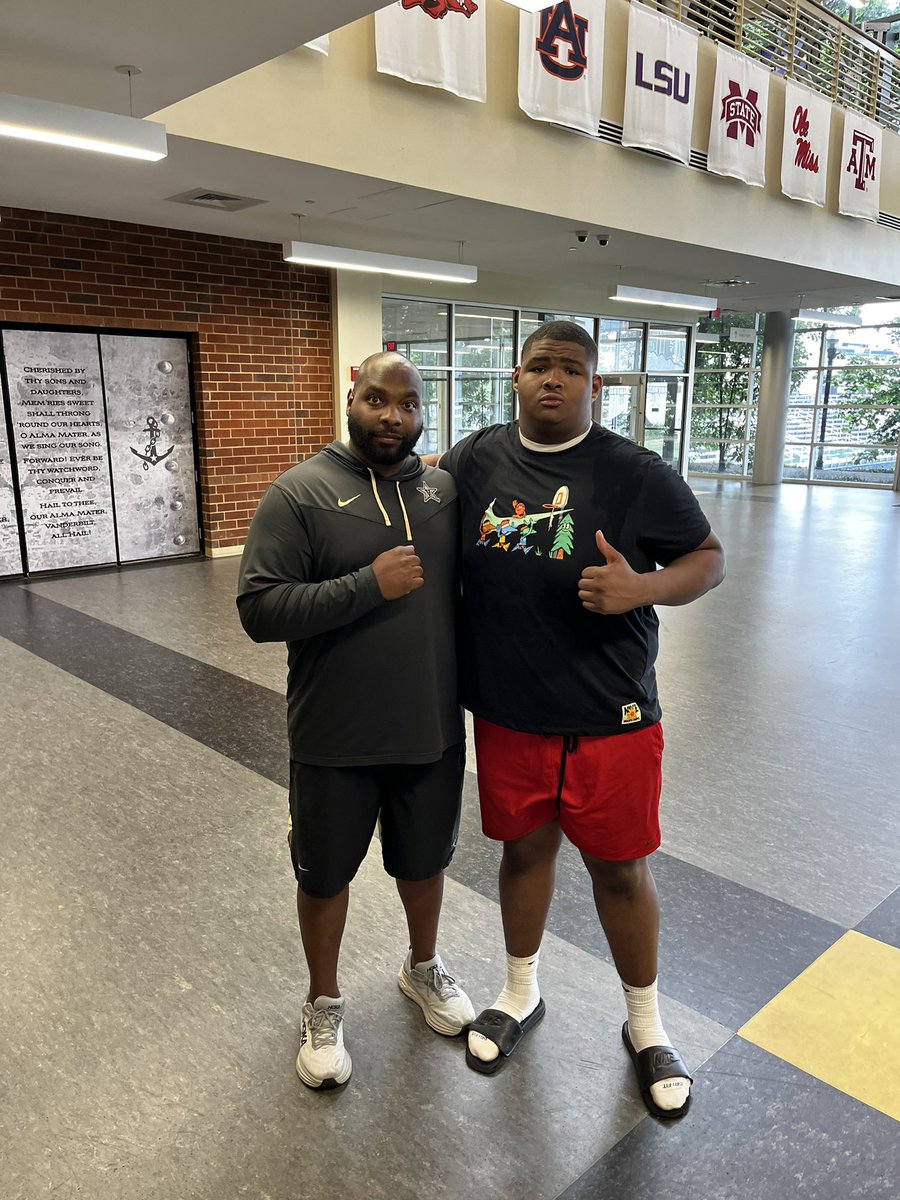 donny22tuff's tweet photo. Had a great time at @VandyFootball Thanks @Coach_LBJ_ for the invite I loved the chance to get better and perfect my craft. @DaculaRecruits @coachStan8 @1CoachLovett @NEGARecruits @RecruitGeorgia 
@JeremyO_Johnson @MacCorleone74 @RivalsFriedman @RivalsCamp https://t.co/6rJ5dH6jtx