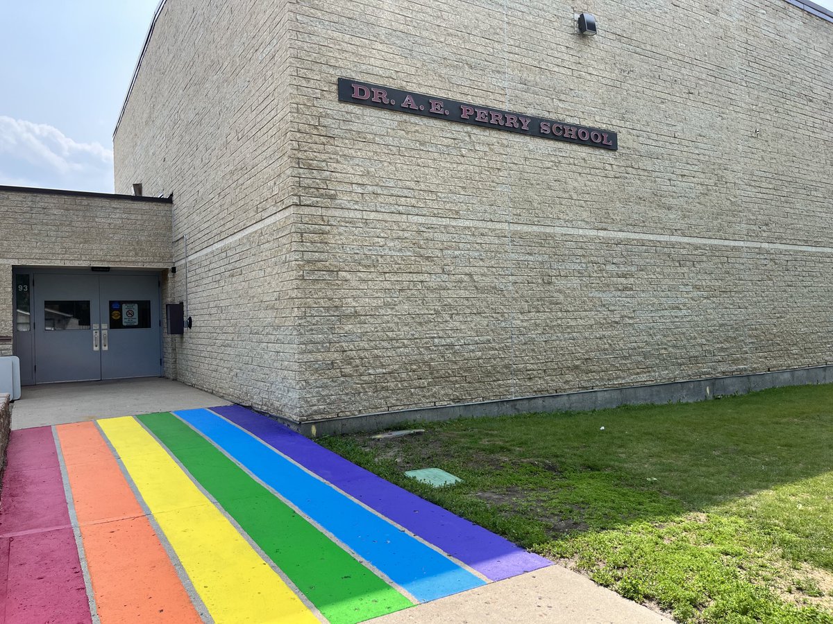École Dr. A.E. Perry School (@drperryschool) on Twitter photo Shout out to our incredible GSA crew for their leadership as they refreshed our sidewalk today <a href="/DrPerrySchool/">École Dr. A.E. Perry School</a> 🏳️🌈 Shout out to our incredible GSA crew for their leadership as they refreshed our sidewalk today <a href="/DrPerrySchool/">École Dr. A.E. Perry School</a> 🏳️🌈