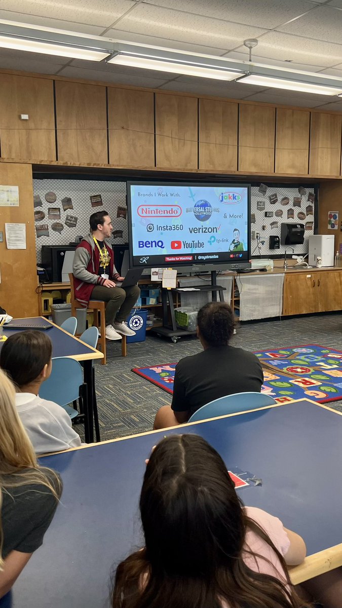 raystrazdas's tweet photo. Had a wonderful afternoon talking to kids about life as an online content creator, the rewarding parts of it and the challenges that come along with it. Grateful to be able to do things like this and inspire others! 🙏🏼 https://t.co/DBkrZx2xo7