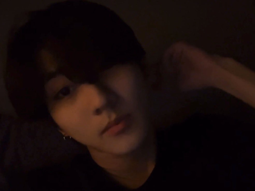 dobooboy's tweet photo. 우우우우우우우우우우웁쓰........................
새벽2시에 이런 얼굴이라뇨.................. https://t.co/nCAt4fzA1x