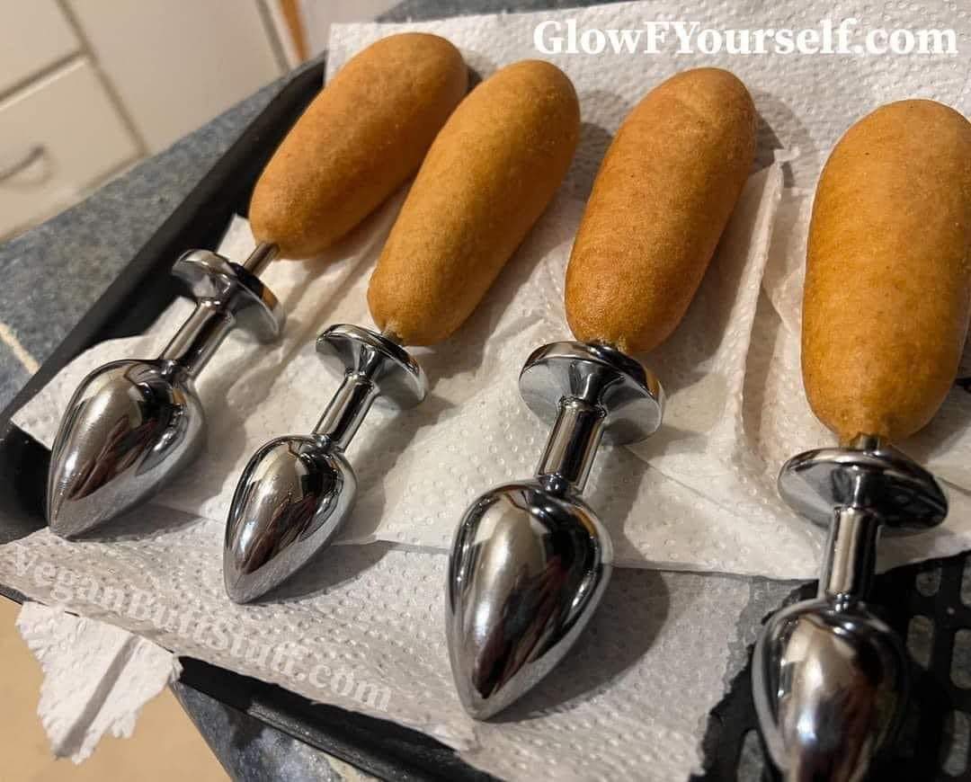 muchado33's tweet image. Dinner and a show?