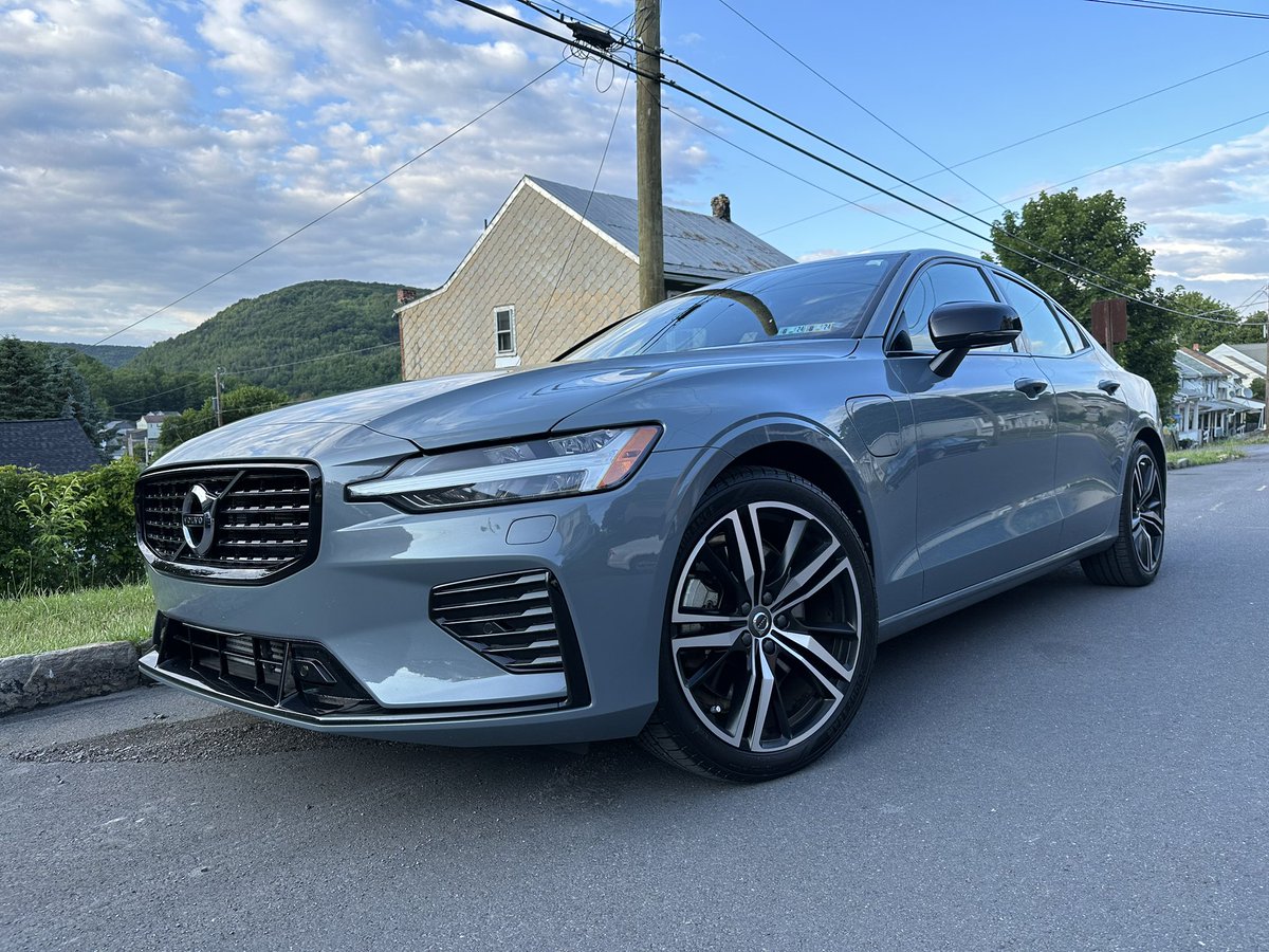 blamesnooty's tweet photo. Everyone…Welcome to the S60 era.

I cannot believe this is my new daily!

2022 Volvo S60 T8 Recharge in Thunder Grey Metallic. https://t.co/yOjayjwEI3