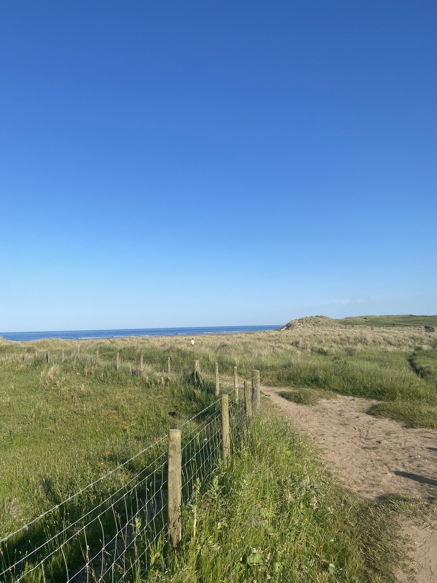 paulm844's tweet photo. Well this was a cracking summer’s evening ride from Newbiggin to Amble and back. So lucky to have this stunning scenery on the doorstep. https://t.co/PNjeAzebqj
