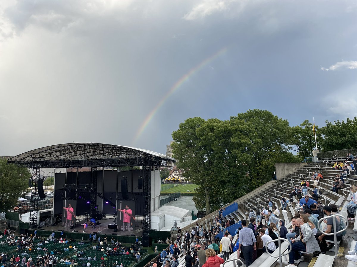 mjtteach's tweet photo. We are excited to see @bertkreischer #fullyloadedcomedy @ForestHillsStdm Thanks to @1023WBAB and #deadguyintheenvelope @RogerWBAB #rogerandjp https://t.co/3Fzlc4M9EG