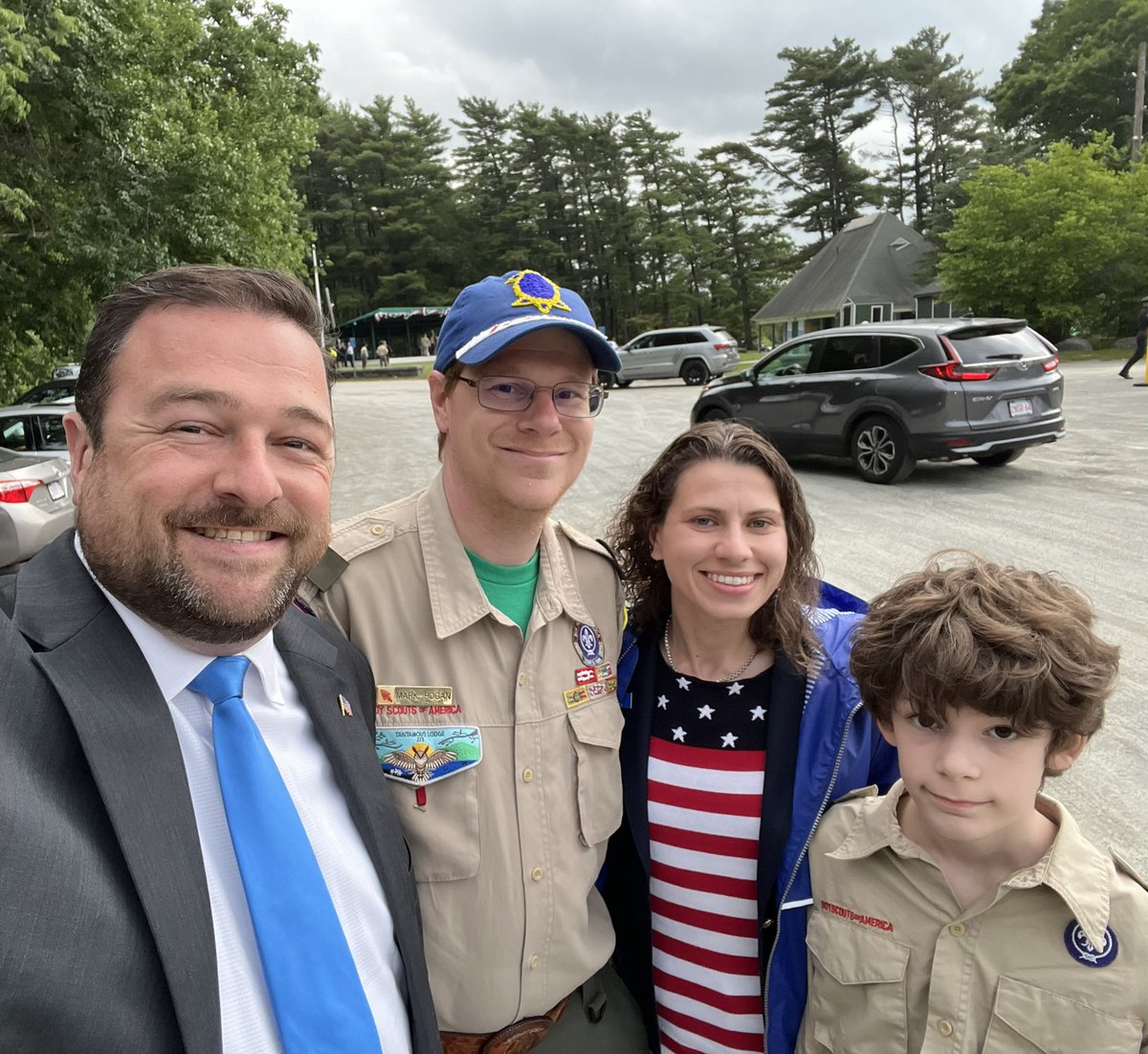 The weather didn’t allow for a full ceremony, but thanks to everyone who made the attempt to celebrate Flag Day at Memorial Park Beach. At least I got to say a quick hello to @HannaSwit, Town Clerk Mark F. Hogan, & Scout (& newly minted Middle Schooler) Seamus Hogan! 🇺🇸