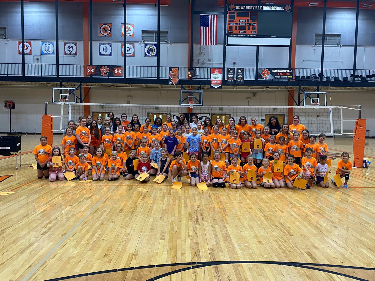 3 fabulous days of EHS 🏐 Camp have concluded‼️ THANK YOU to all who attended. 🖤🧡🏐

Campers please join us on September 26, 2023 for Camper Night against Cor Jesu Academy.  Wear your camp shirt and be admitted FREE‼️ 

2023 Schedule:  edw7-my.sharepoint.com/:w:/g/personal…