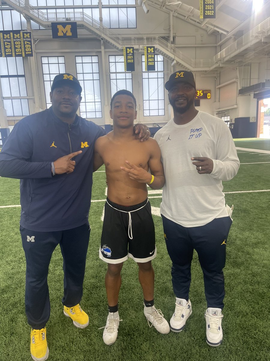 MontavinQuisen1's tweet photo. Blessed to be Offered by @UMichFootball @coachclink https://t.co/fGHa7duFDE