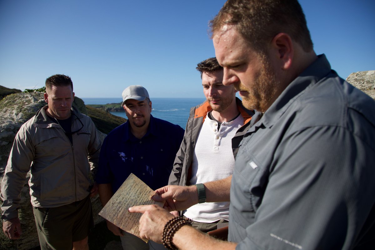 Who's ready to dive for buried treasure? 🙋‍♂️🏴‍☠️ #ExpeditionUnknown starts right now on @Discovery