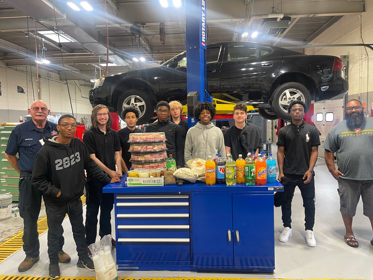 return_kindness's tweet photo. Stopped in @bcit_burlington  westampton campus to surprise the Automotive Technology class with a much deserved lunch. This select few of students pictured will be graduating in the next week to take on the real world. We wish you much success in life and all of your ventures! https://t.co/UlK0lUS2YS