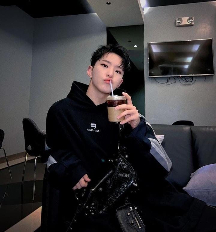CAME_13757's tweet photo. 생일 축하해 호시 🐯🧡 이 세상에 태어나줘서 고마워 ♡
#방가방가_호랑이_호시_생일축하해 
#ILUVmyHOSHIday https://t.co/kEw4EeWUJr