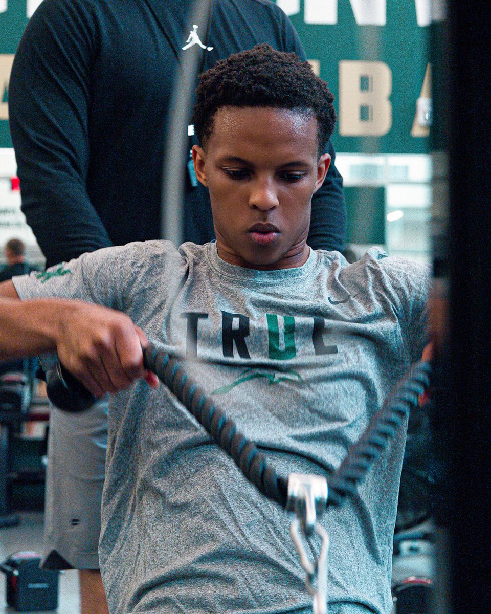 JAX_MBB's tweet photo. Weight room Wednesday 💪 
#JUPhinsUp #TRUE https://t.co/Ts1HgxpkUT