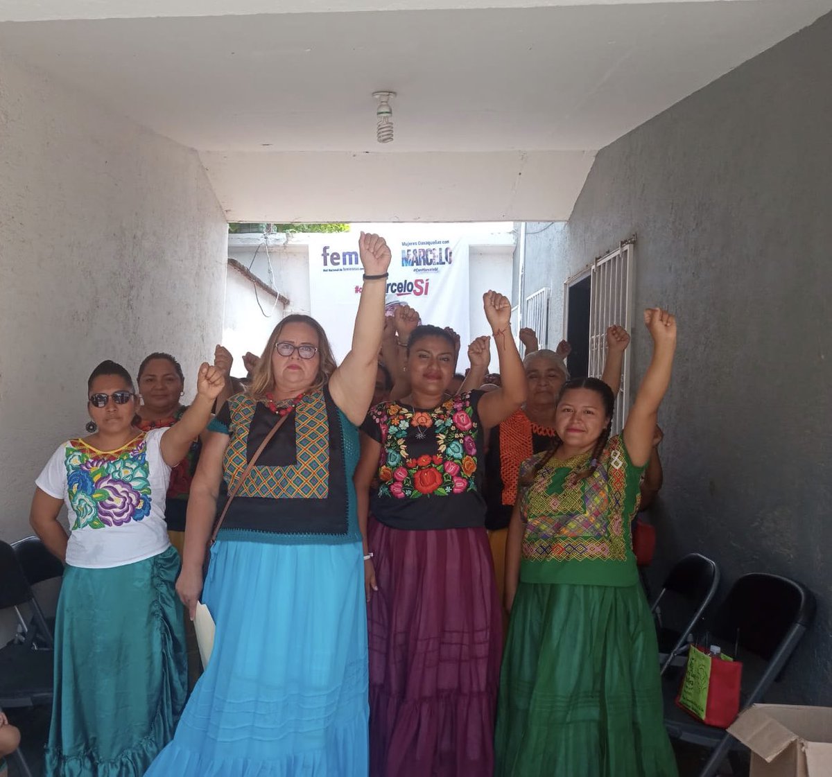 El día de hoy inauguramos la oficina Distrital y Municipal de FEMEC, Feministas con Marcelo Ebrard en esta Heroica Ciudad de Juchitan de Zaragoza. #Sonriantodovaestarbien @JULISSA_16 @MaluMicher @m_ebrard
