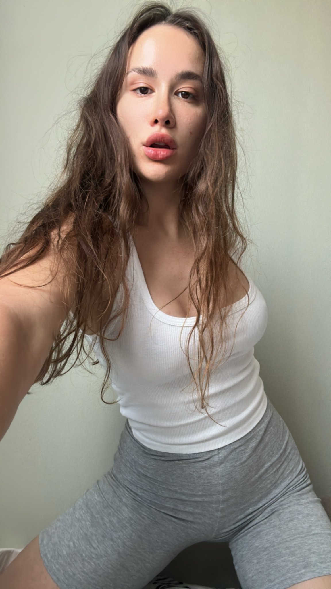 Kissing burns 6.4 calories a minute, let's work out. 💏 #onlyfansgirl #spicygirl #hotgirl #yourlittlesecret #innocentgirl #wildgirl https://t.co/XwYAZdJ5Wo