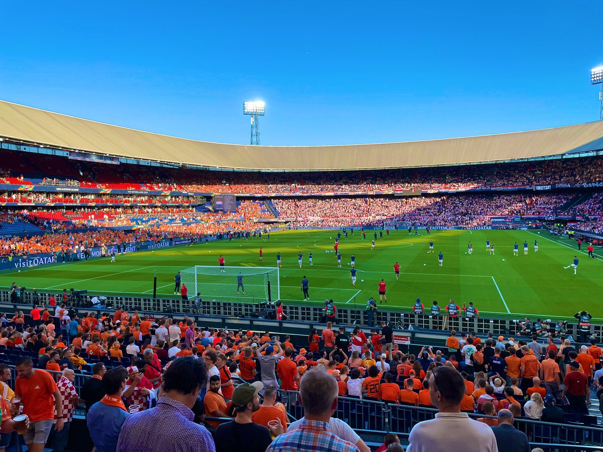 Afsluiting seizoen met MVO-collega’s en projectmedewerkers <a href="/KNVB/">KNVB</a> . Terugblik seizoen 22/23 en vooruitkijkend naar seizoen 23/24 met doelen&amp;uitdagingen icm een gezellig afsluiter #uefa # nationsleague wedstrijd 🇳🇱🇭🇷 met een exelerende Modric #staandeovatie #welverlorentochgenoten