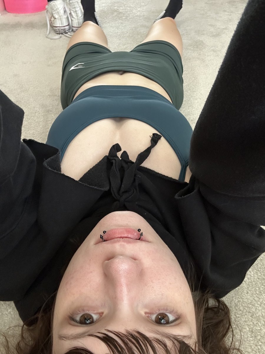 mewnii's tweet photo. pelvic girdle posting https://t.co/mU852SnbFn