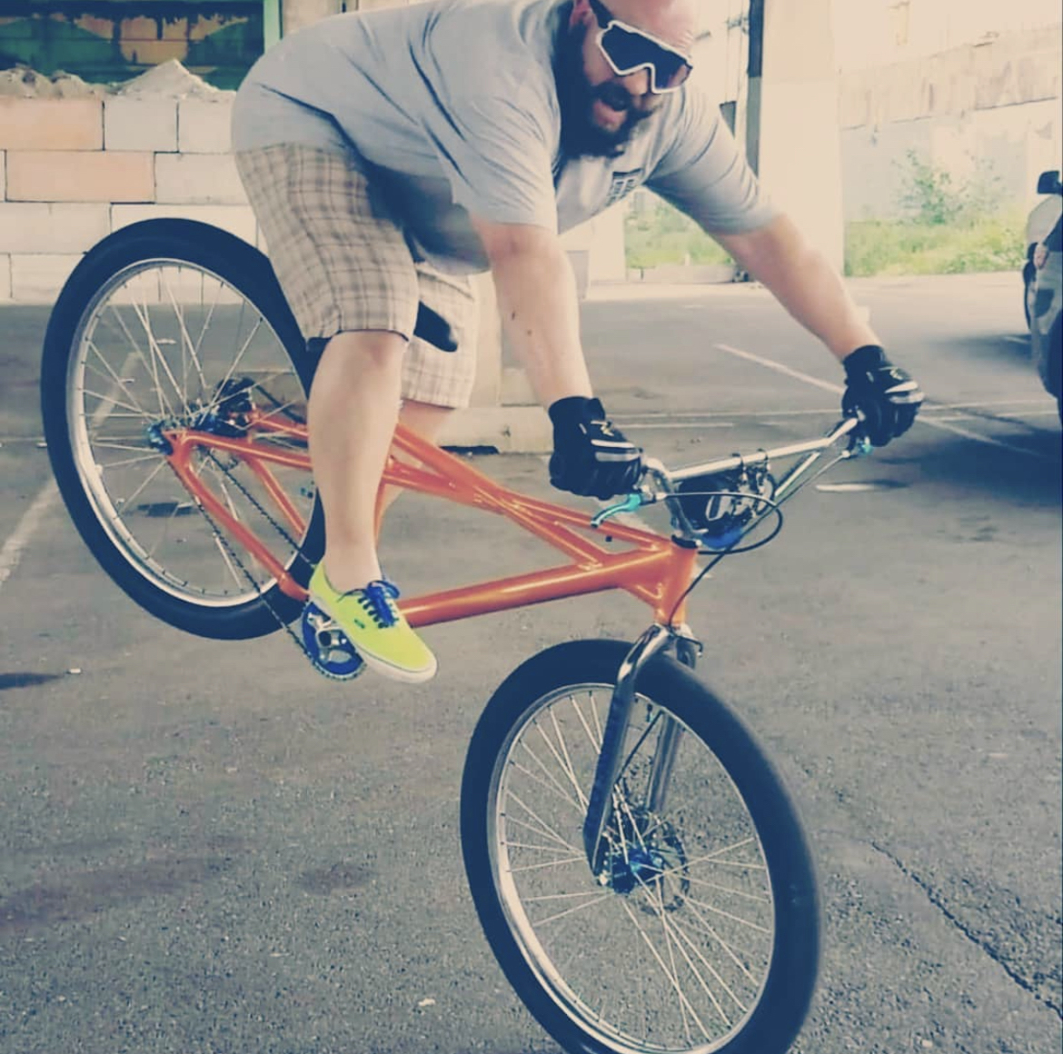 sebikes's tweet photo. Who out there loves having front brakes on their bikes? We KNOW that @sebastiancoccagna loves his! And how ‘bout that orange #monsterquad!? Is orange really the new black!?⚫ 🟠 #29er #sebikes #sebikeslife #bmx #bmxlife #bikelife https://t.co/n1J8CPP3f1