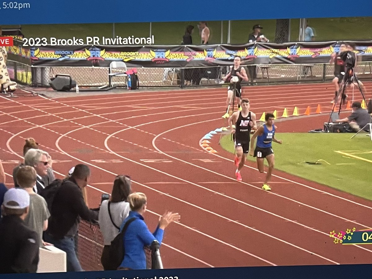 RunBlogRun's tweet photo. Marcelo Mantecon won Boys Junior Mile in 4:26.60! Grayson Duane, 4:28.69, Ryan Duffy, 4:31.43, #brooksprinvite, #brooksrunning, #runhappy https://t.co/dltNozXXHW