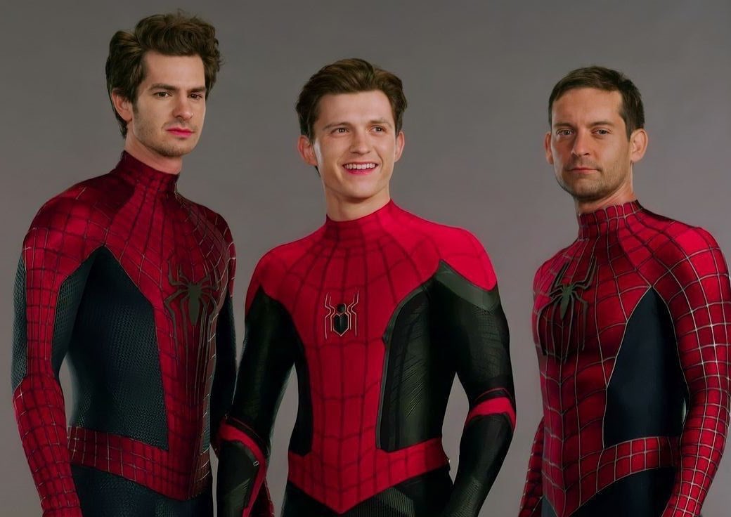 Tom Holland, Tobey Maguire ve Andrew Garfield ile “The Spider Boys” adında bir WhatsApp grupları olduğunu açıkladı:
“'Ben, Andrew, Tobey - o kadar benzersiz bir şey yaşadık ki gerçekten kardeş gibi olduk, üçümüz arasında inanılmaz bir bağ var.'